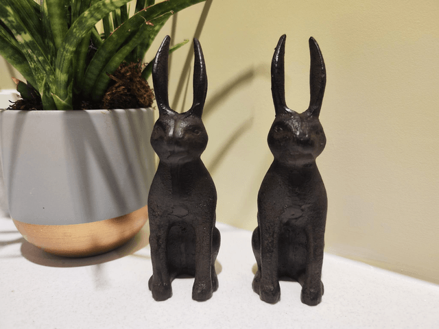 15cm Cast Iron Hare Ornament