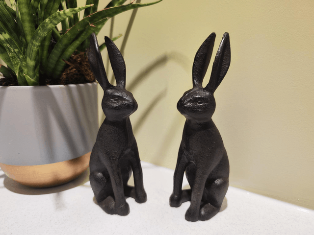 15cm Cast Iron Hare Ornament