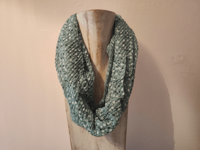 Magnetic Scarf