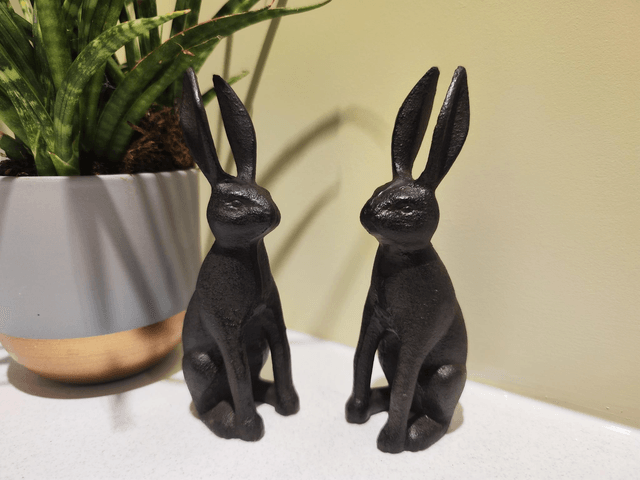 15cm Cast Iron Hare Ornament